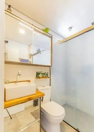 Imagem Apartamento na Cidade Baixa de 1 dormitório e dependência REFORMADO