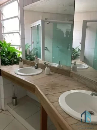 Imagem Casa Contemporânea 03 quartos c/suítes, amplo terraço, Lagoa da Conceição em Florianópolis SC