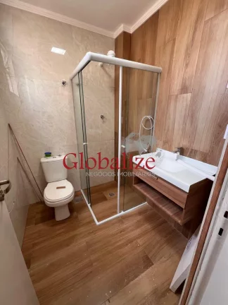 Imagem Apartamento com 2 suítes, vaga demarcada, elevador, todo reformado, amplo no Marapé em Santos por R$ 560.000,00