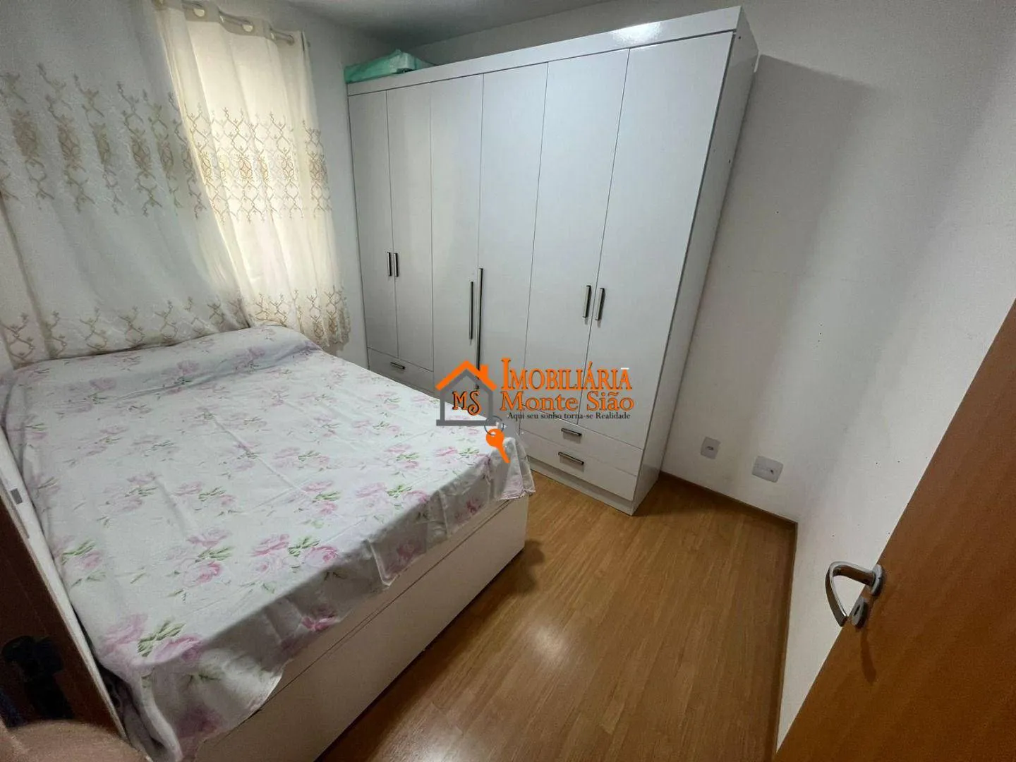 Imagem Apartamento com 2 dormitórios à venda, 46 m² por R$ 250.000,00 - Água Chata - Guarulhos/SP