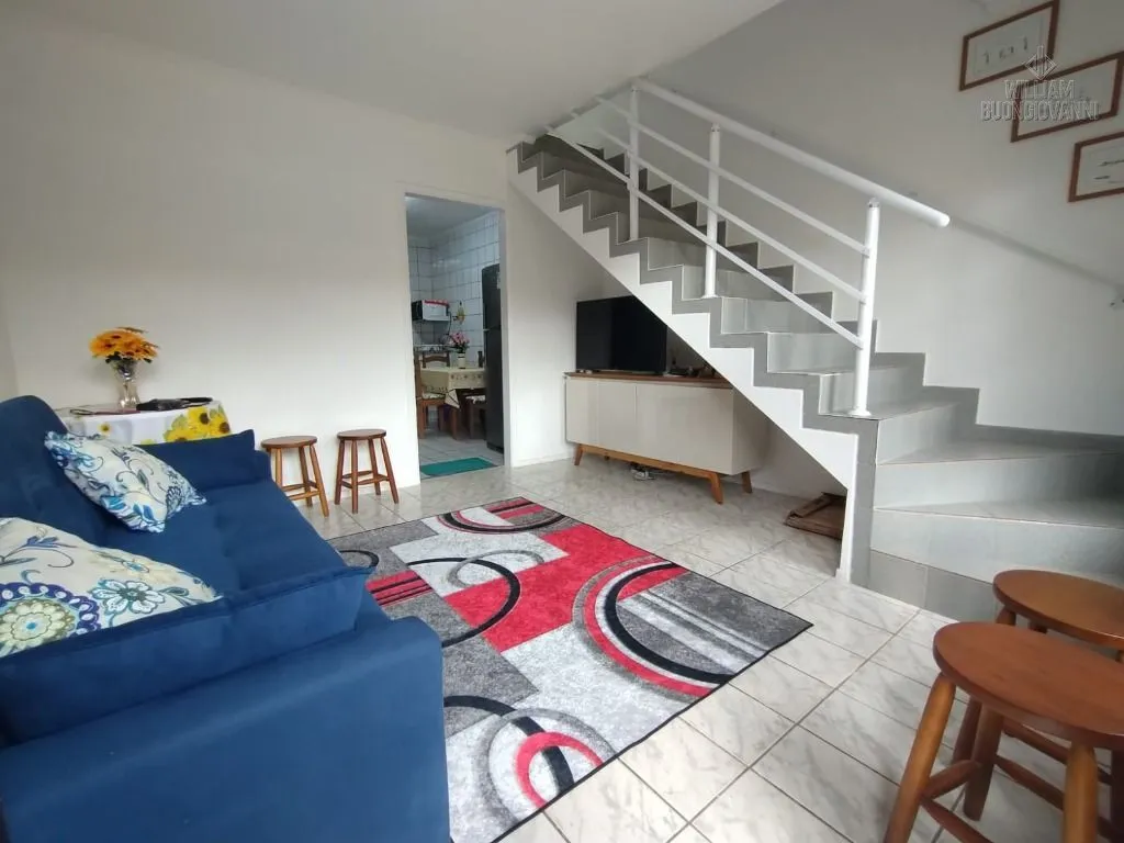 Imagem Sobrado em condomínio 2 dormitórios e piscina no bairro Imperador