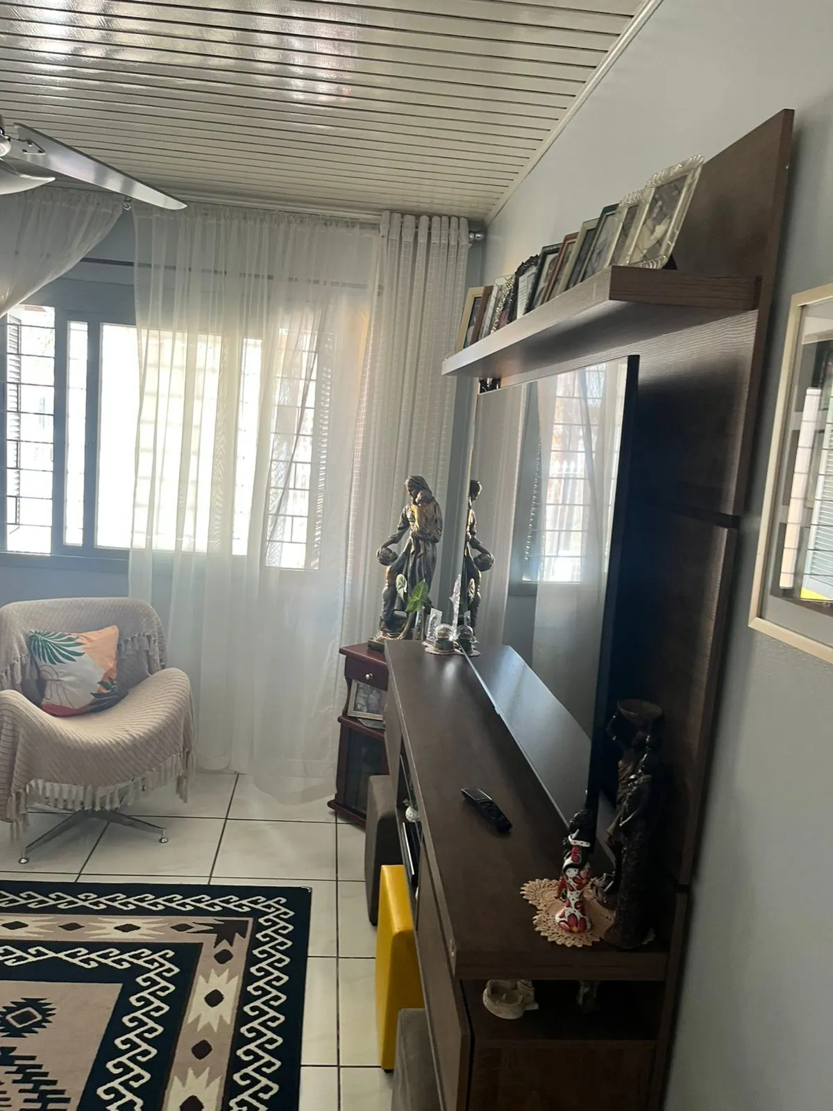 Imagem Casa 3 dormitórios, 1 suíte, 2 vagas, Bairro Parque Florido
