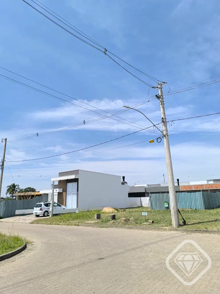 Imagem Terreno em condomínio fechado no bairro Hípica, Zona Sul de Porto Alegre.

São 7,00 metros de fre...
