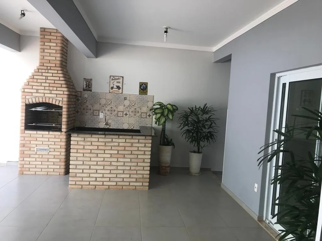 Imagem Lindo Sobrado no Bairro Jardim Karolyne com 235m².