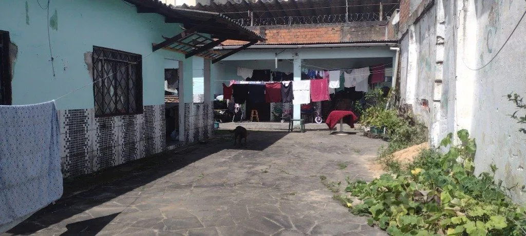 Imagem INVESTIMENTO: Prédio com Bairro partenon em Porto Alegre.