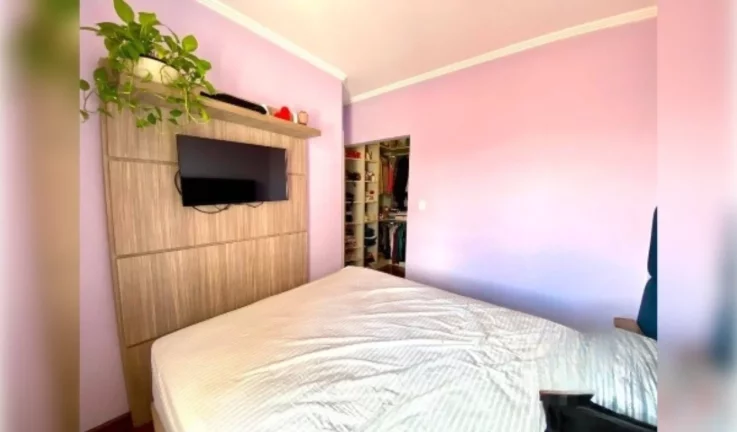 Imagem VENDE-SE LINDA CASA TRIPLEX DE 153M², 4 DORMITÓRIOS, EM EXCELENTE CONDOMÍNIO FECHADO!