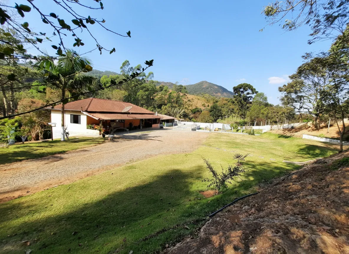 Imagem Chácara 150 m² à venda em Laranjeiras de Caldas, Caldas