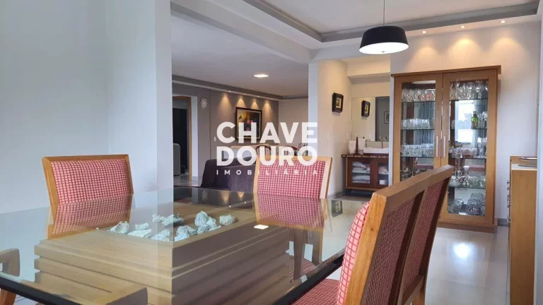 Imagem Casa moderna com 3 suítes próxima do bairro do Alto, para venda em Teresópolis RJ