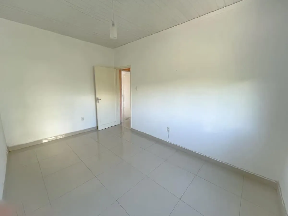 Imagem Apartamento de 3 dormitorios à venda em São Sebastião, Porto Alegre.