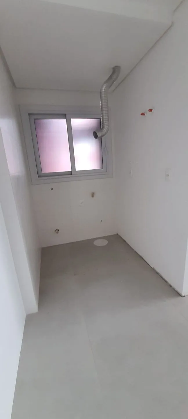 Imagem Apartamento à venda em Torres, Predial, com 1 quarto, 61.01m2