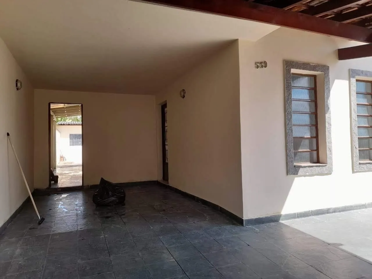 Imagem Casa à venda 3 Quartos, 1 Suite, 3 Vagas, 279M², Vila Rica, Pindamonhangaba - SP