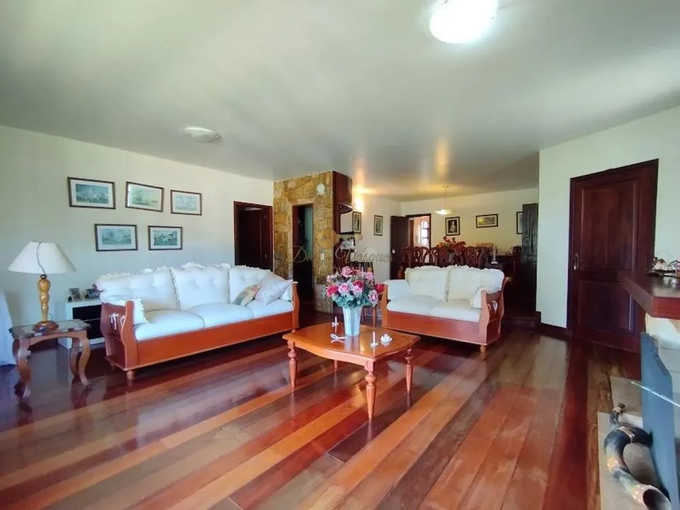 Imagem Casa para Venda em Teresópolis / RJ no bairro Golfe