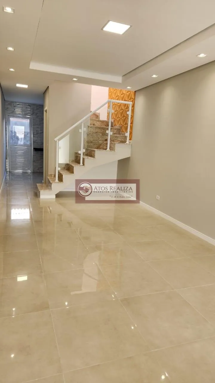 Imagem Sobrado à Venda na Vila São Pedro SP, 3 Dorms, Sendo Suítes, com 110m², R$740mil. OPORTUNIDADE.