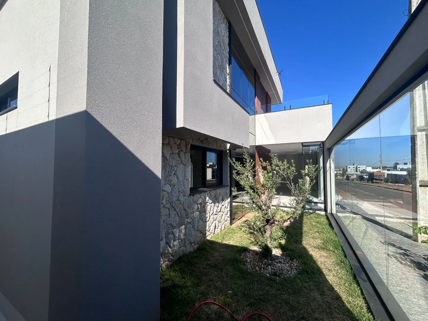 Imagem Casa com 3 dormitórios, 280 m² - venda por R$ 2.050.000 ou aluguel por R$ 7.500/mês - Campos Elíseos - Patos de Minas/MG