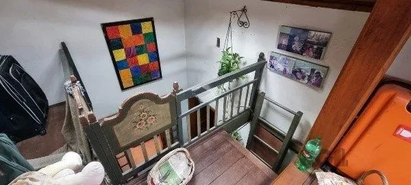 Imagem Vende-se ampla casa 6 quartos, 2 suítes, 5 vagas de garagem, churrasqueira e duas entradas individuais - 360m² - Chácara das Pedras