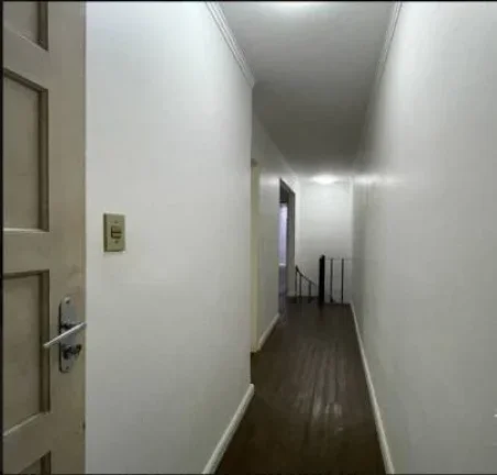 Imagem Sobrado Reformado Com 234 m² 4 Dormitórios, 2 Suites 3 Vagas de Gargens