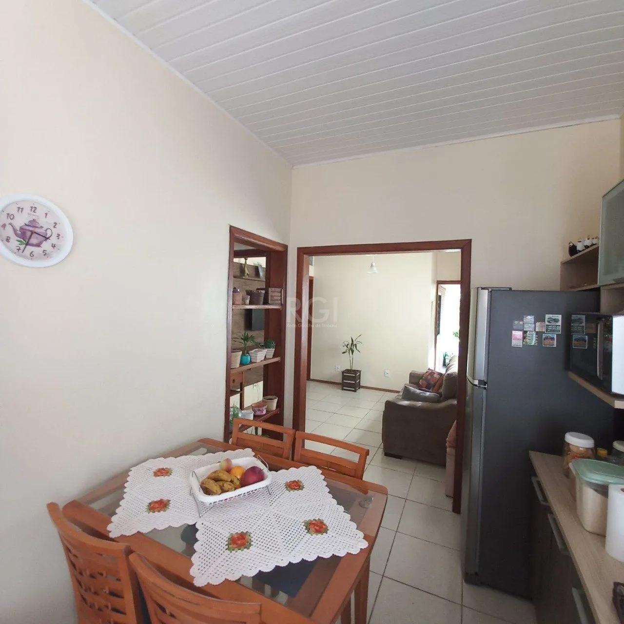 Imagem 2 Casa com 4 quartos, 2 vagas de garagem, no bairro Belém Novo, Porto Alegre/RS