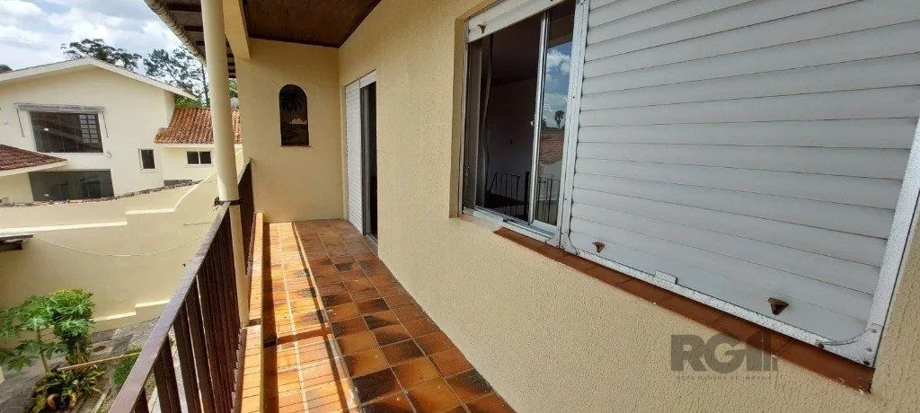 Imagem Casa com 3 dormitórios no bairro Sarandi