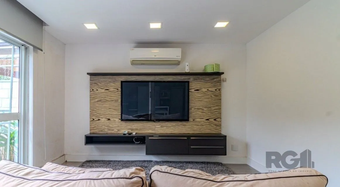 Imagem Casa em Condomínio com 04 Quartos - 4 vagas, 200,36 m² de área privativa - LOMBA DO PINHEIRO
