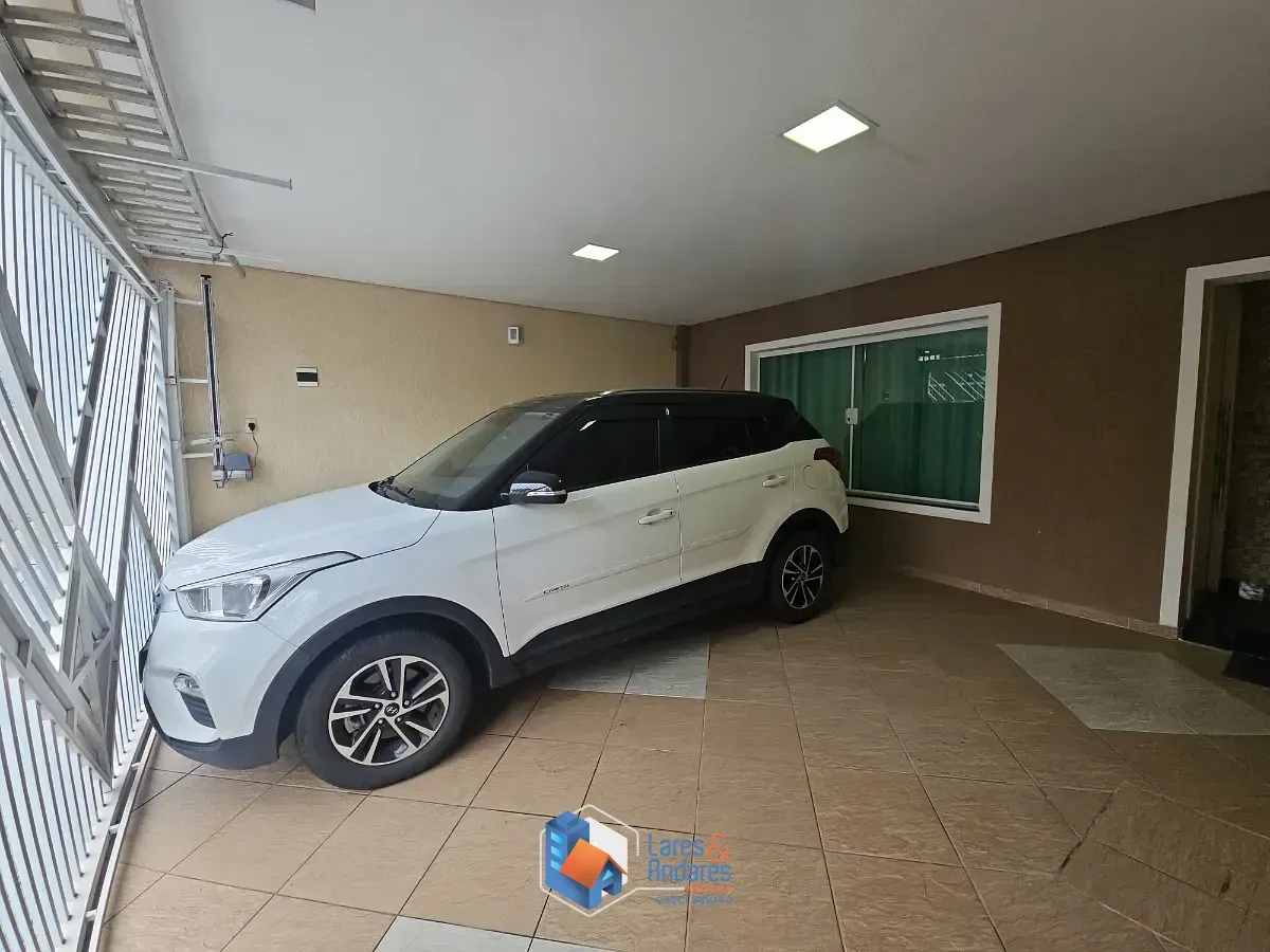 Imagem Sobrado para venda em Vila Ivone com 3 quartos, sendo 1 suíte, 178m²