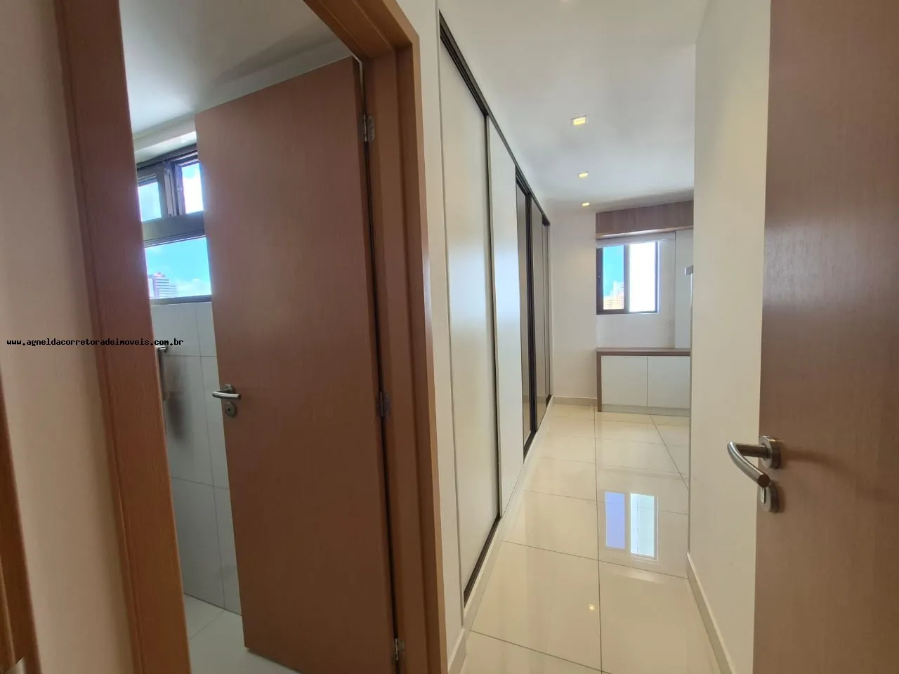 Imagem Apartamento para Venda em Natal, Lagoa Nova, 3 dormitórios, 3 suítes, 4 banheiros, 2 vagas