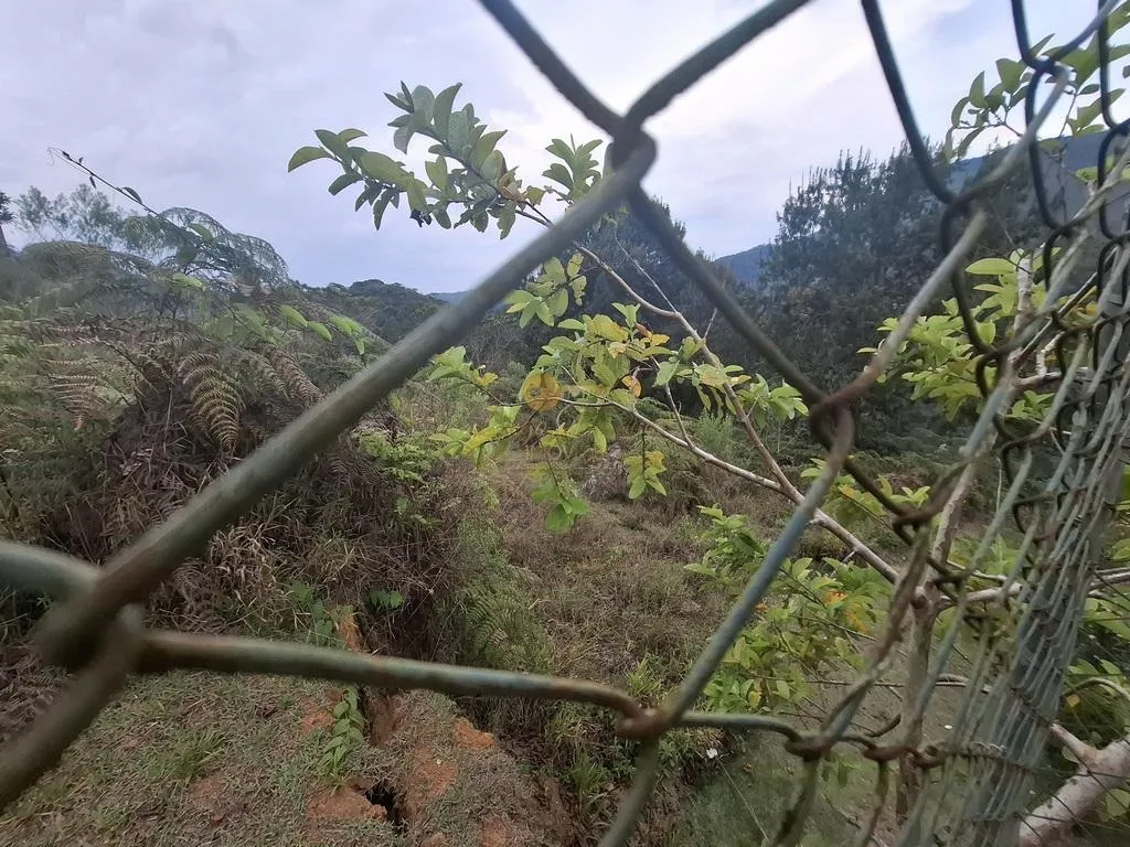 Imagem Terreno em Condomínio para Venda em Teresópolis / RJ no bairro Albuquerque