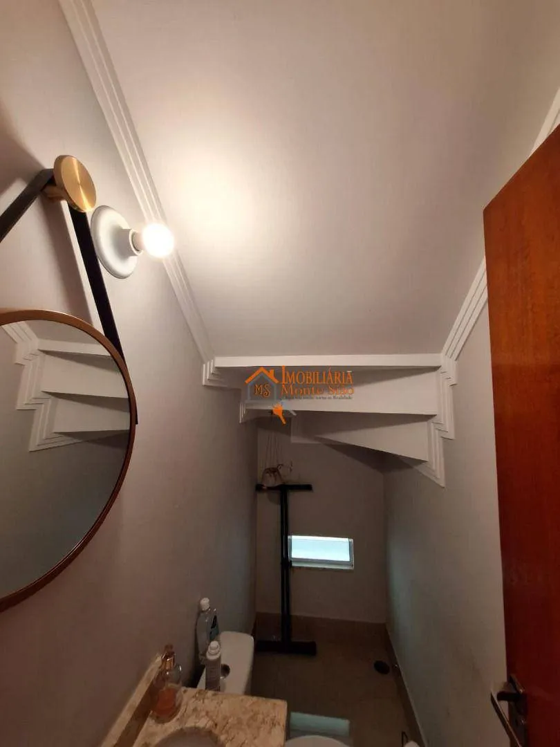 Imagem Sobrado com 3 dormitórios à venda por R$ 900.000,00 - Center Ville - Arujá/SP