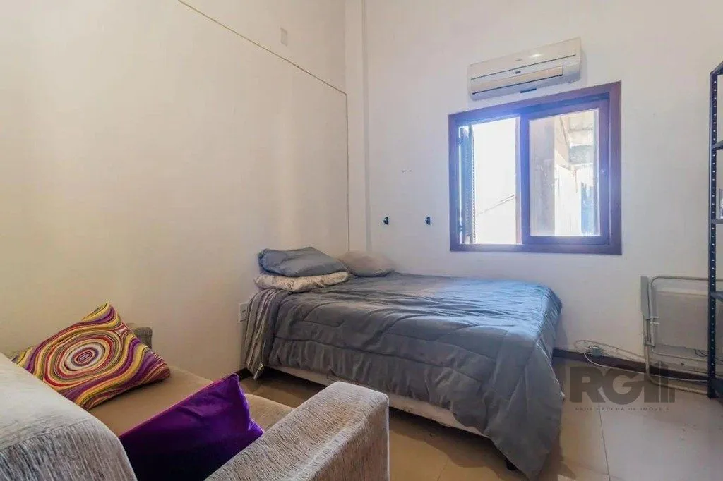 Imagem Casa com 3 dormitórios no bairro Cascata, Porto Alegre