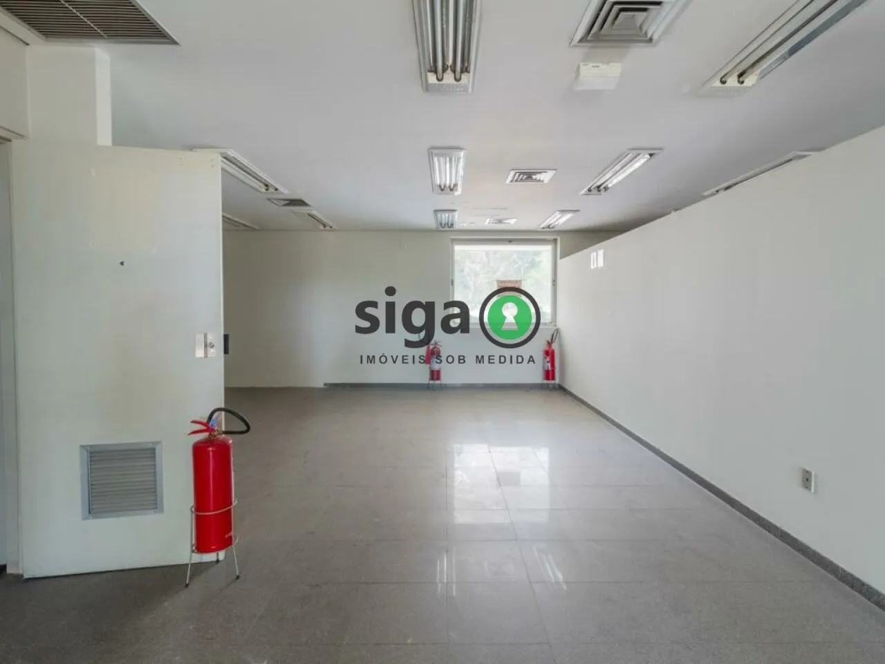 Imagem Loja no térreo com 180m², com 6 salas e 3 banheiros para Locação ou Venda em Alto de Pinheiros