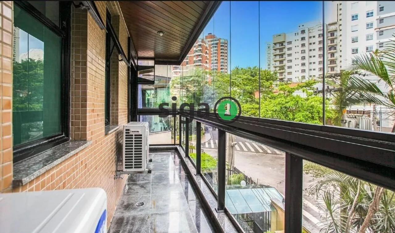 Imagem 300 m² de exclusividade na Chácara Klabin com 4 suítes e 4 vagas.