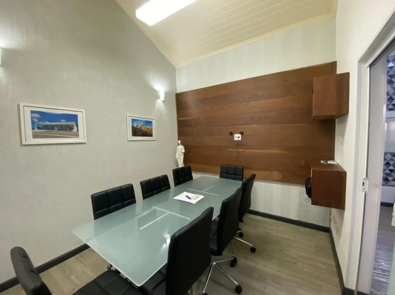 Imagem Comercial à venda 8 Quartos, 2 Vagas, 300M², Jardim Maria Augusta, Taubaté - SP