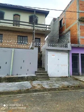 Imagem VENDA DE SOBRADO NO CIDADE NOVA LOUZADA, EM ITAQUAQUECETUBA/SP, 180m² com 3 quartos, 2 suítes, varanda, área gourmet e garagem fechada. CONSULTE-NOS.