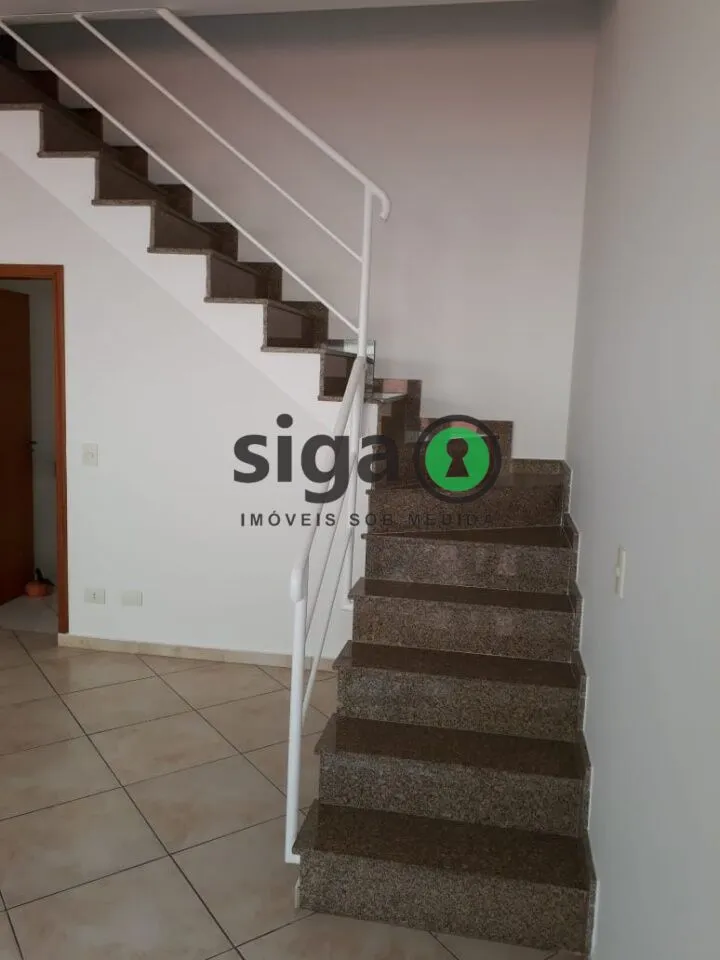 Imagem Sofisticação e Exclusividade em Casa Triplex no Bosque da Saúde