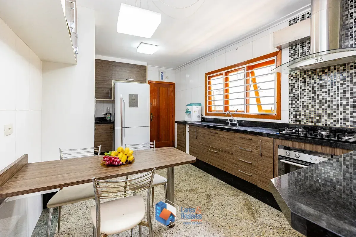 Imagem Sobrado para venda em Jardim Marajoara com 4 quartos, sendo 4 suítes, 276m²