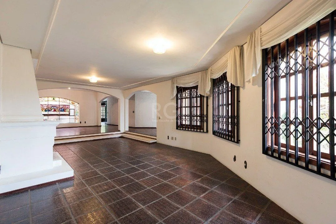 Imagem Casa para Venda - 430m², 4 dormitórios, sendo 1 suites, 5 vagas - Cristal