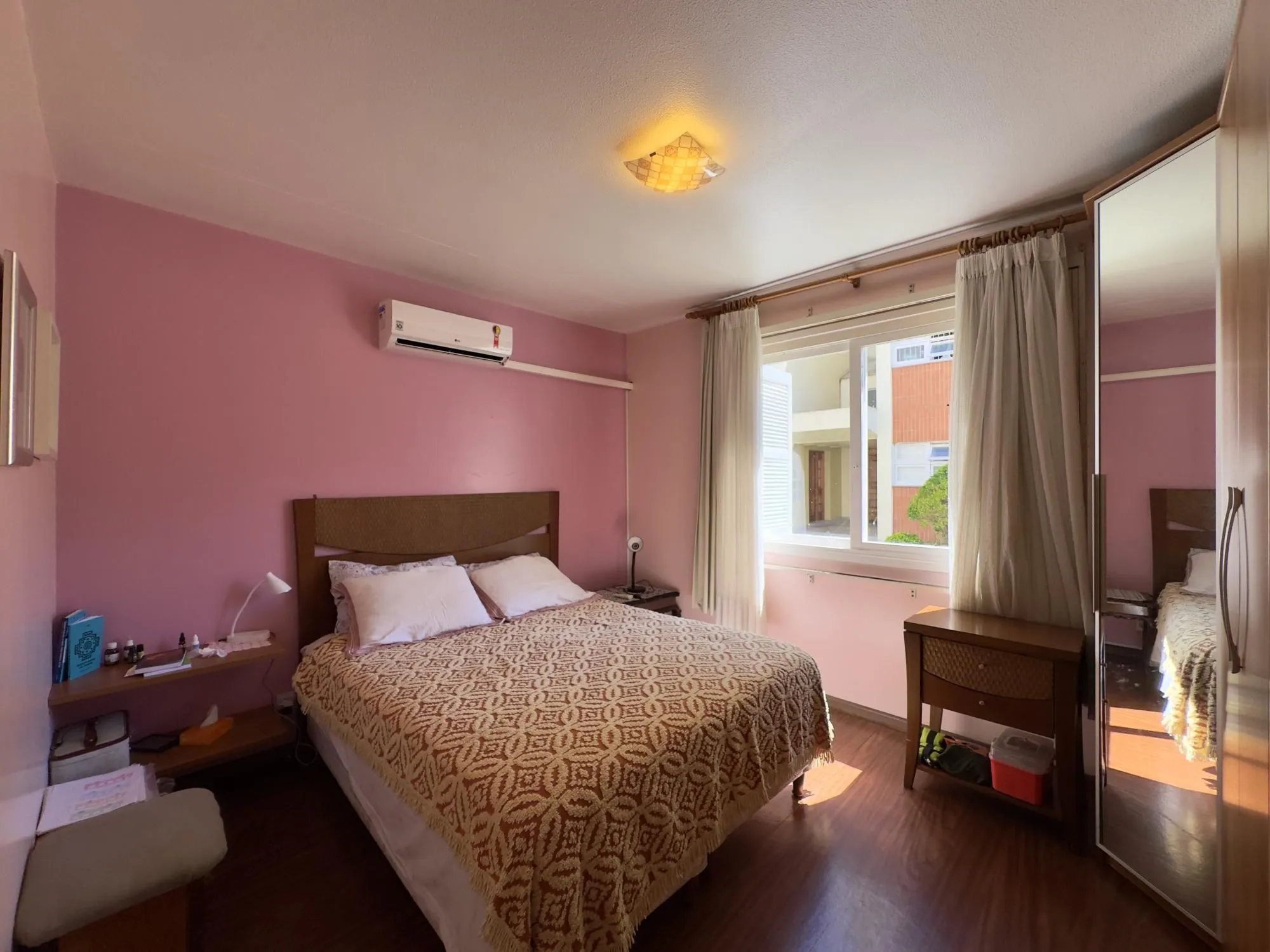 Imagem Apartamento 2 dormitórios com sacada e vaga de garagem próximo à PUCRS