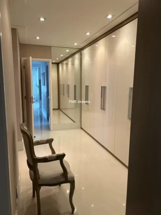 Imagem Imperdível! Apartamento de luxo com 3 suítes e 4 vagas na Vila Mariana, SP - 236m² de pura elegância. Agende sua visita agora!