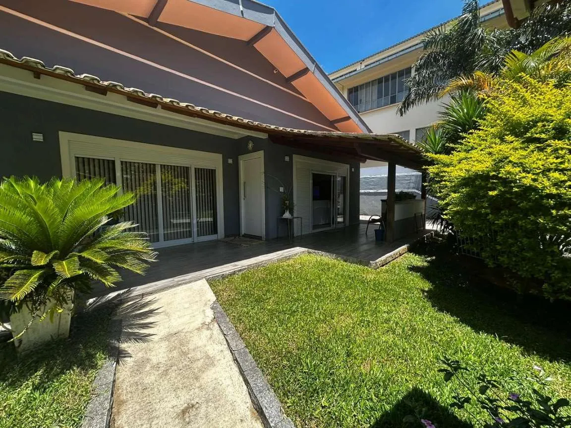 Imagem Casa para Venda em Petrópolis / RJ no bairro Mosela
