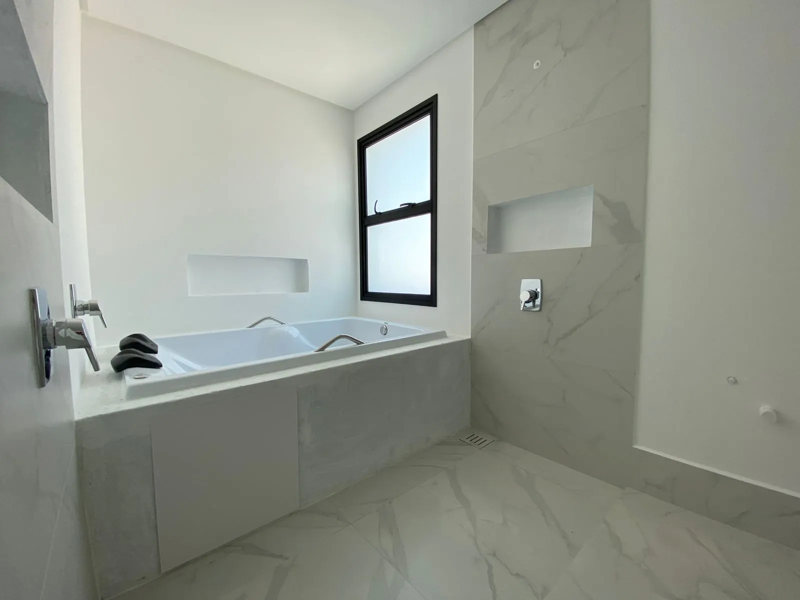 Imagem Apartamento com vista para o mar à venda com 185m2 por R$ 3.690.000,00