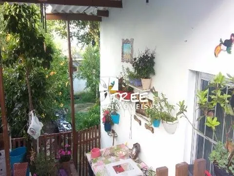 Imagem VENDA CASA LOCALIZADA NO BAIRRO SESC EM SUZANO COM A/T 145m² e A/C 360m² distribuídos em 3 dormitórios, 2 banheiros, 2 salas, cozinha. CONSULTE-NOS.