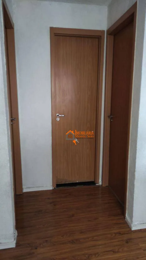 Imagem Apartamento com 2 dormitórios à venda, 46 m² por R$ 250.000,00 - Água Chata - Guarulhos/SP