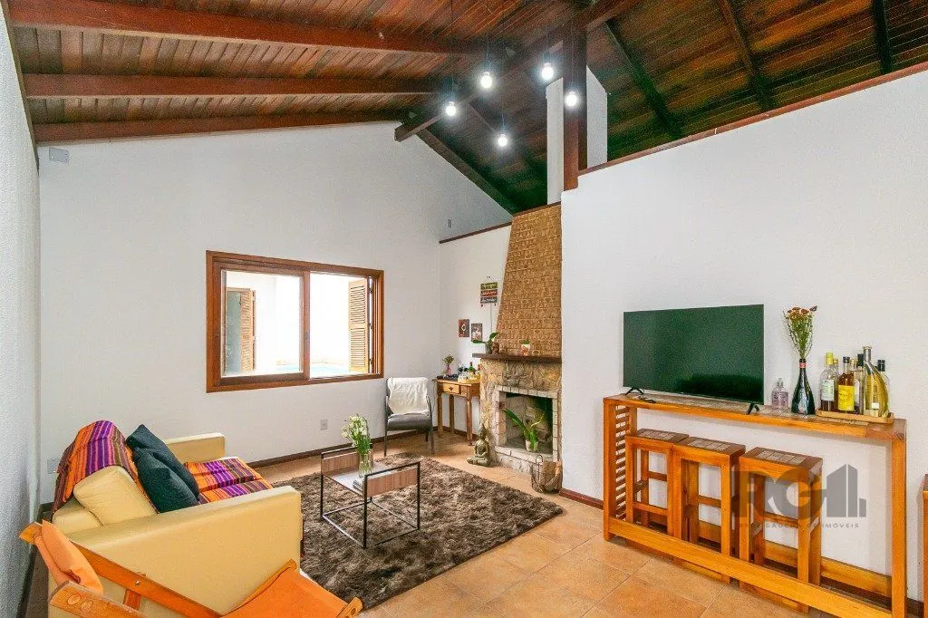 Imagem Casa no Jardim Itu com 6 dormitórios e 2 vagas e piscina