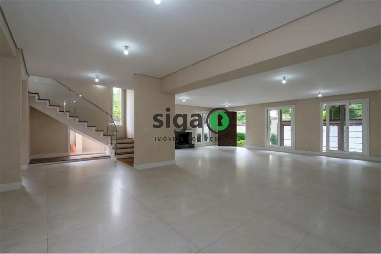 Imagem Linda casa nos Jardins à venda de 724m2 área construída, 4 suítes 3 vagas de garagem