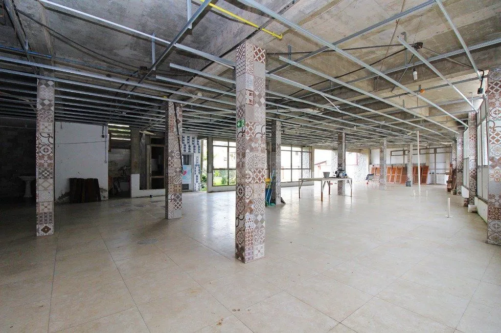 Imagem Casa para Venda - 840m², 7 dormitórios, sendo 3 suites, 8 vagas - Medianeira
