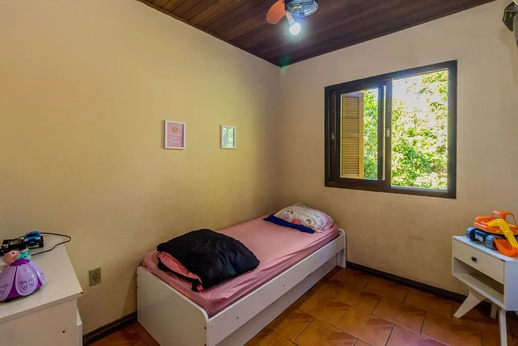 Imagem Casa de 5 dormitórios à venda no Bairro Bom Jesus - Porto Alegre