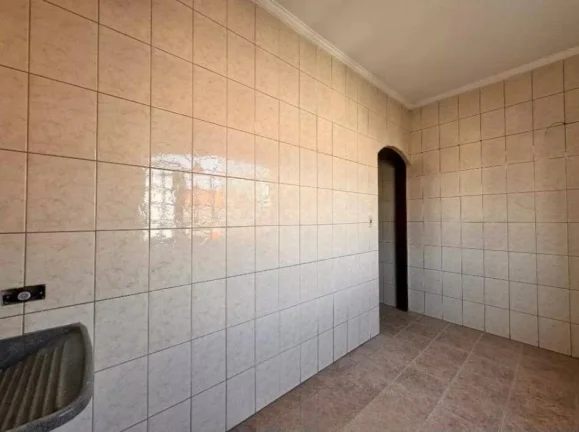 Imagem Casa para Alugar com 64m², 2 dormitórios, 1 sala e 1 vaga!!!