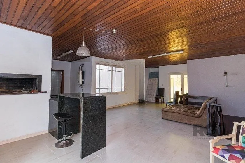 Imagem Casa Mista 266m² - 4 dormitórios, 1 suíte, 3 vagas no bairro Parque Santa Fé