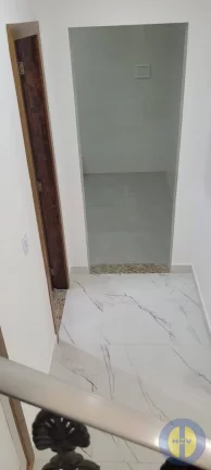 Imagem Lindo duplex bem localizado á "uma quadra da praia!" Oportunidade!