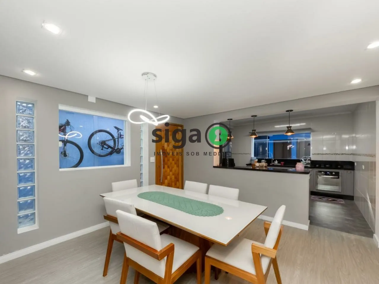 Imagem Casa a venda no Campo Belo, 240 metros, 3 quartos, 2 vagas - Porteira Fechada