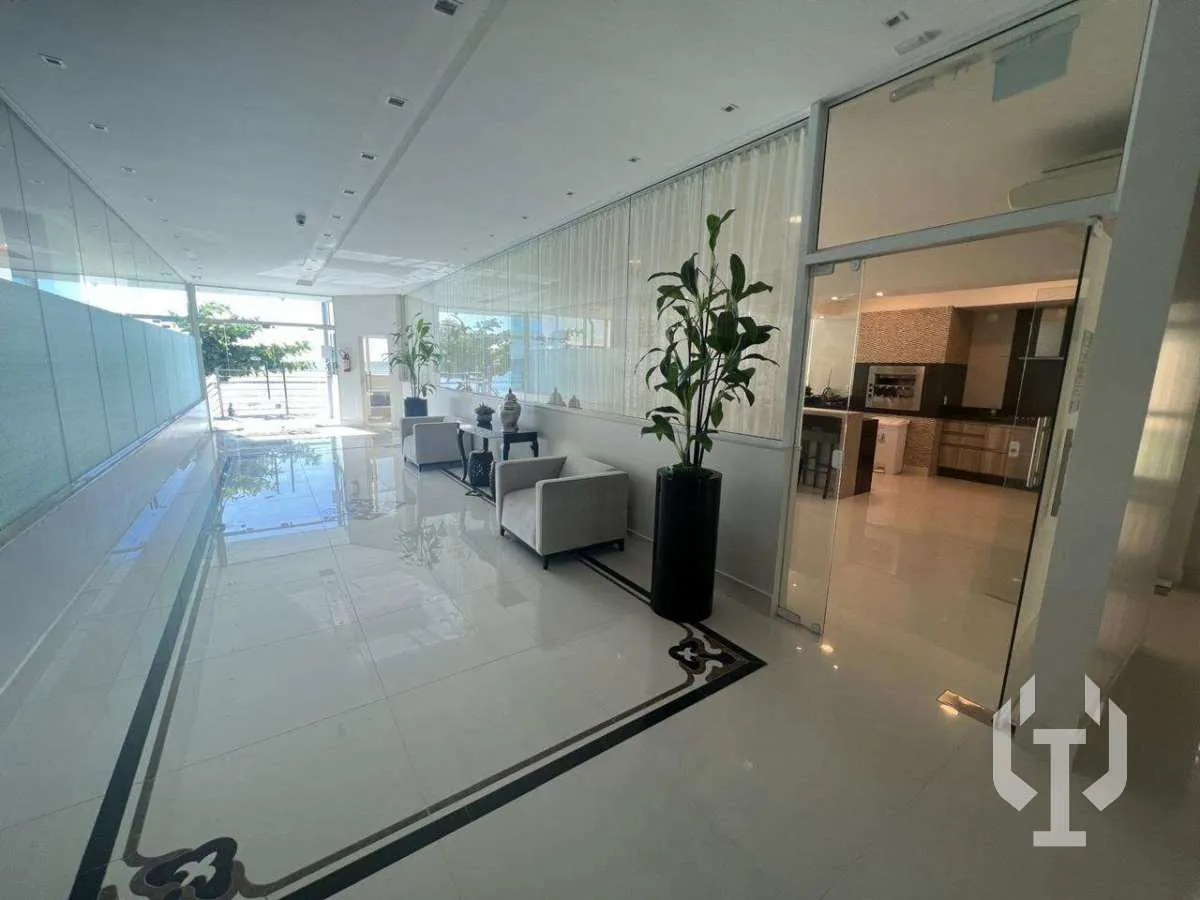 Imagem Apartamento à venda, no PALAZZO DEL MARE em Itapema, Meia Praia, com 4 quartos, 240m2